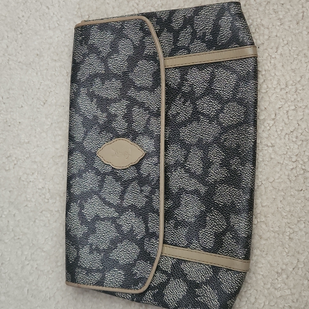 Saint Laurent clutch